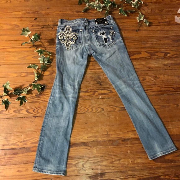 Light Wash Miss Me Jeans 👖 - Picture 3 of 4
